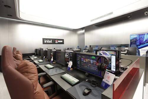 i9K芯 全国最大全场i9K电竞馆起航CQ9电子平台171台机器 171颗(图6) i9K芯 全国最大全场i9K电竞馆起航CQ9电子平台171台机器 171颗(图6)