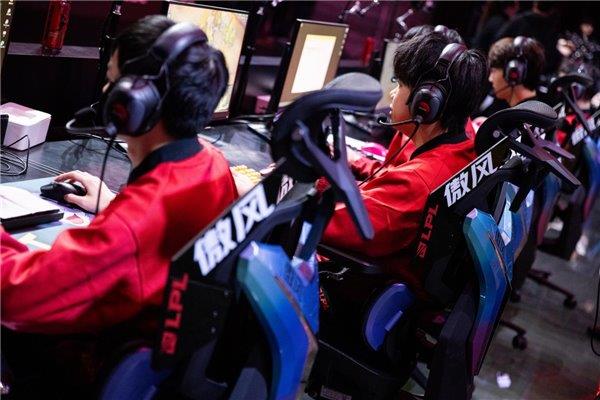 联盟职业赛指定用椅 傲风G7凭啥这么火CQ9电子中国网站明星直播同款 英雄(图2)